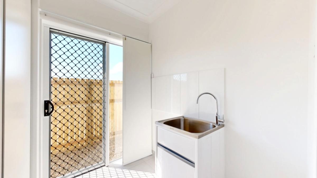 L424 Flora – Laundry